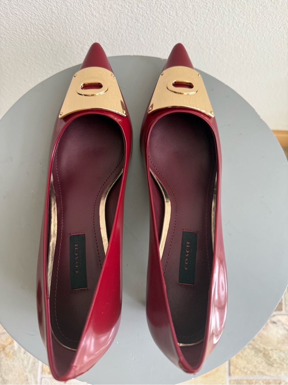 NEW! Coach Lawrence Box Calf Pumps Shoes Deep Red Gold Hardware Sz 10 - Picture 4 of 6